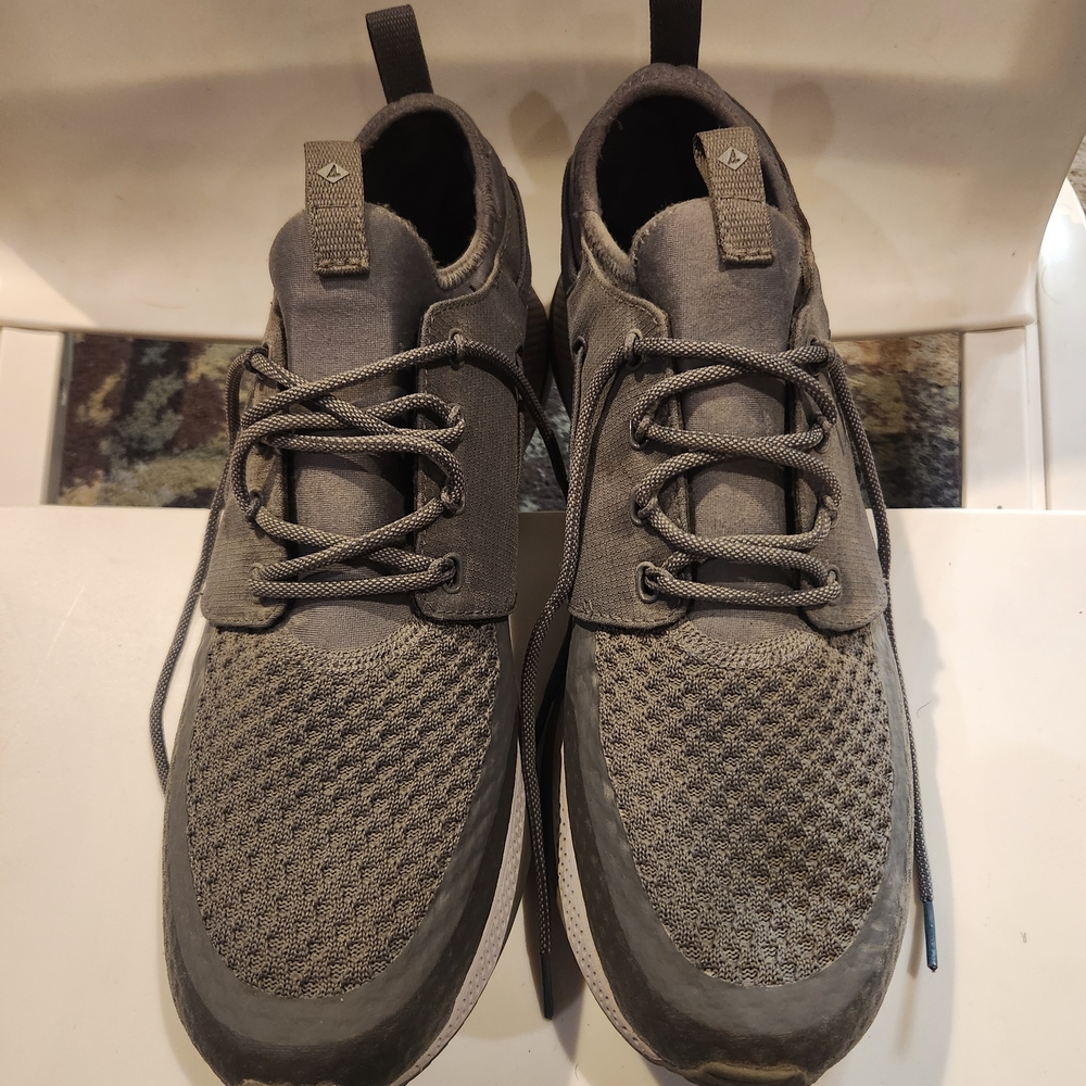Gray Athletic Men's Shoes